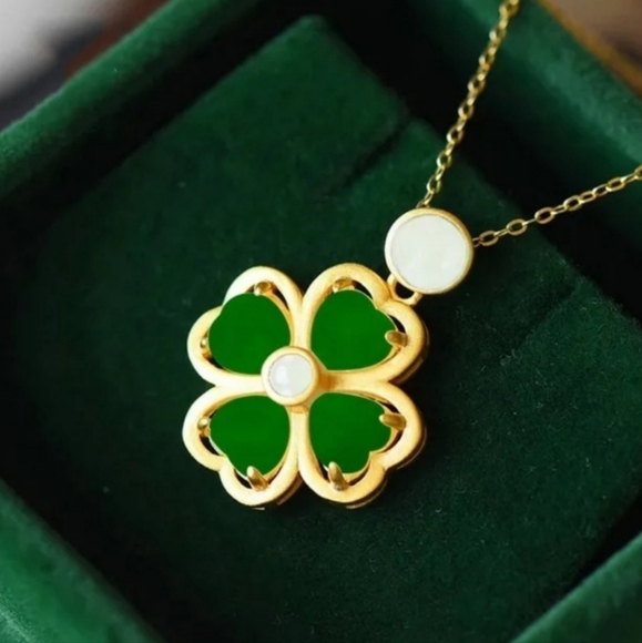 Fashion Jewelry Jewelry - Natural Hetian Jade Clover Pendant Necklace